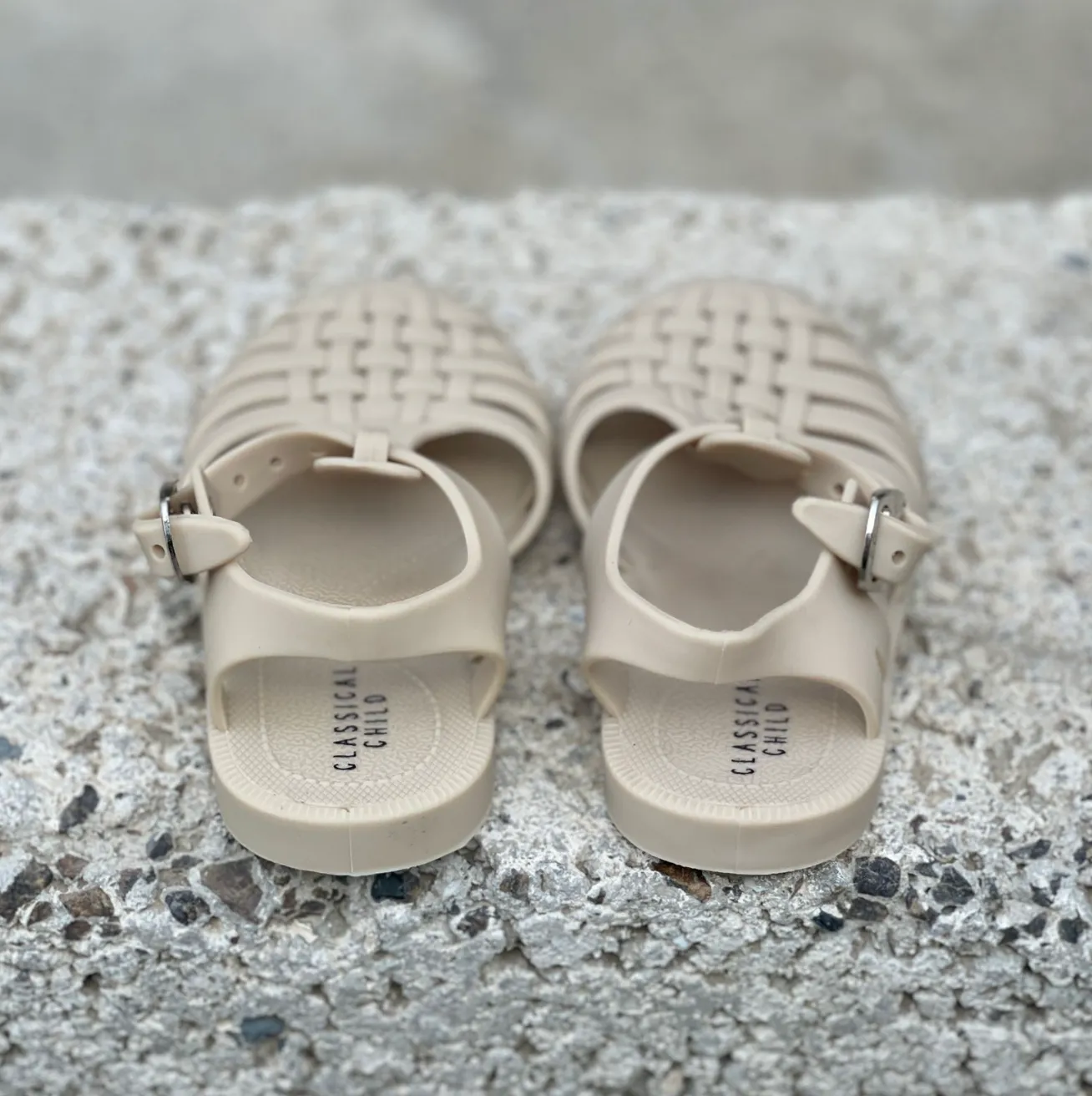 Classic Plastic-free Jelly Sandals | Linen