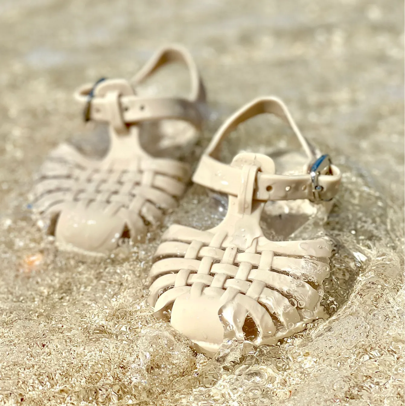 Classic Plastic-free Jelly Sandals | Linen