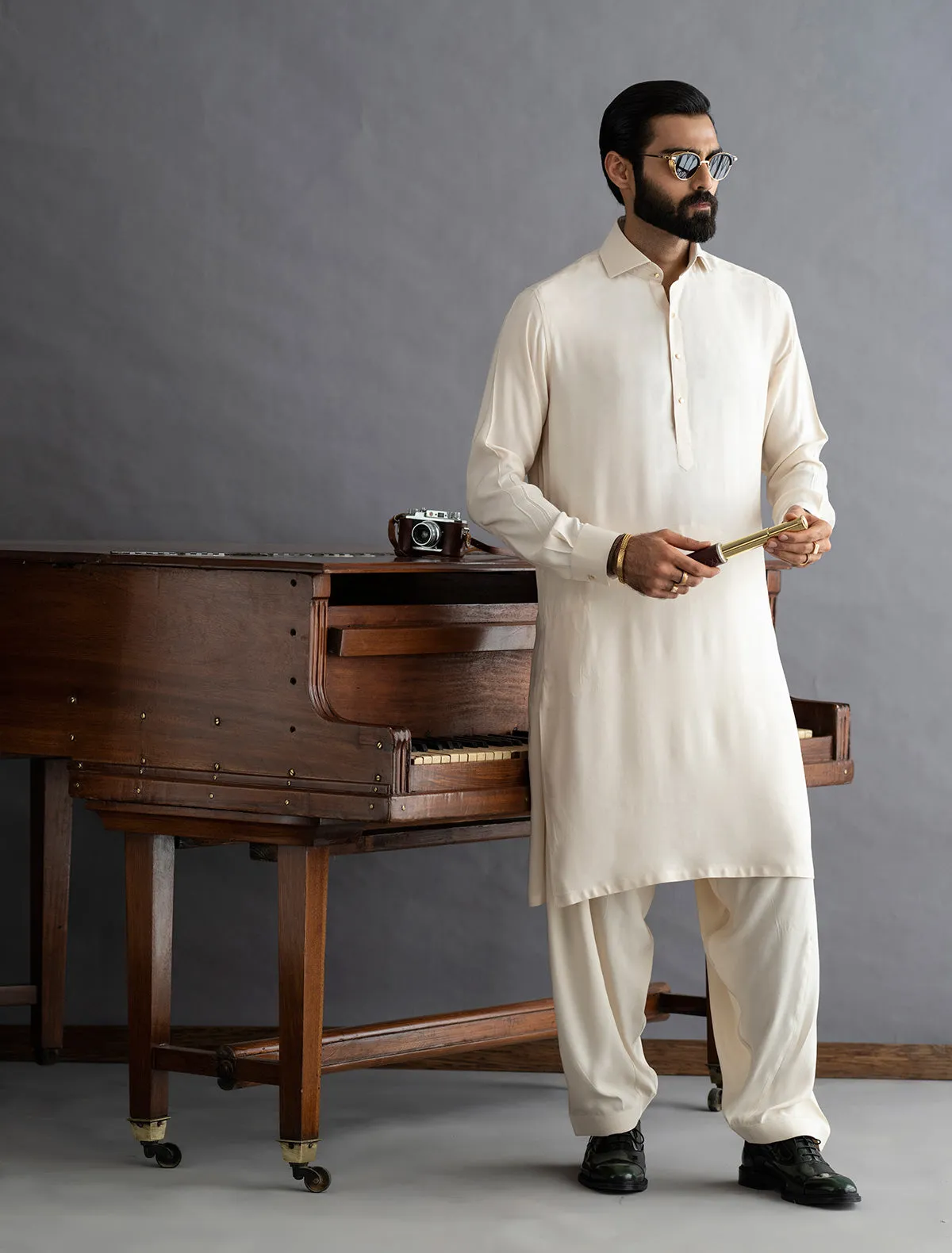 CREAM KAMEEZ SHALWAR