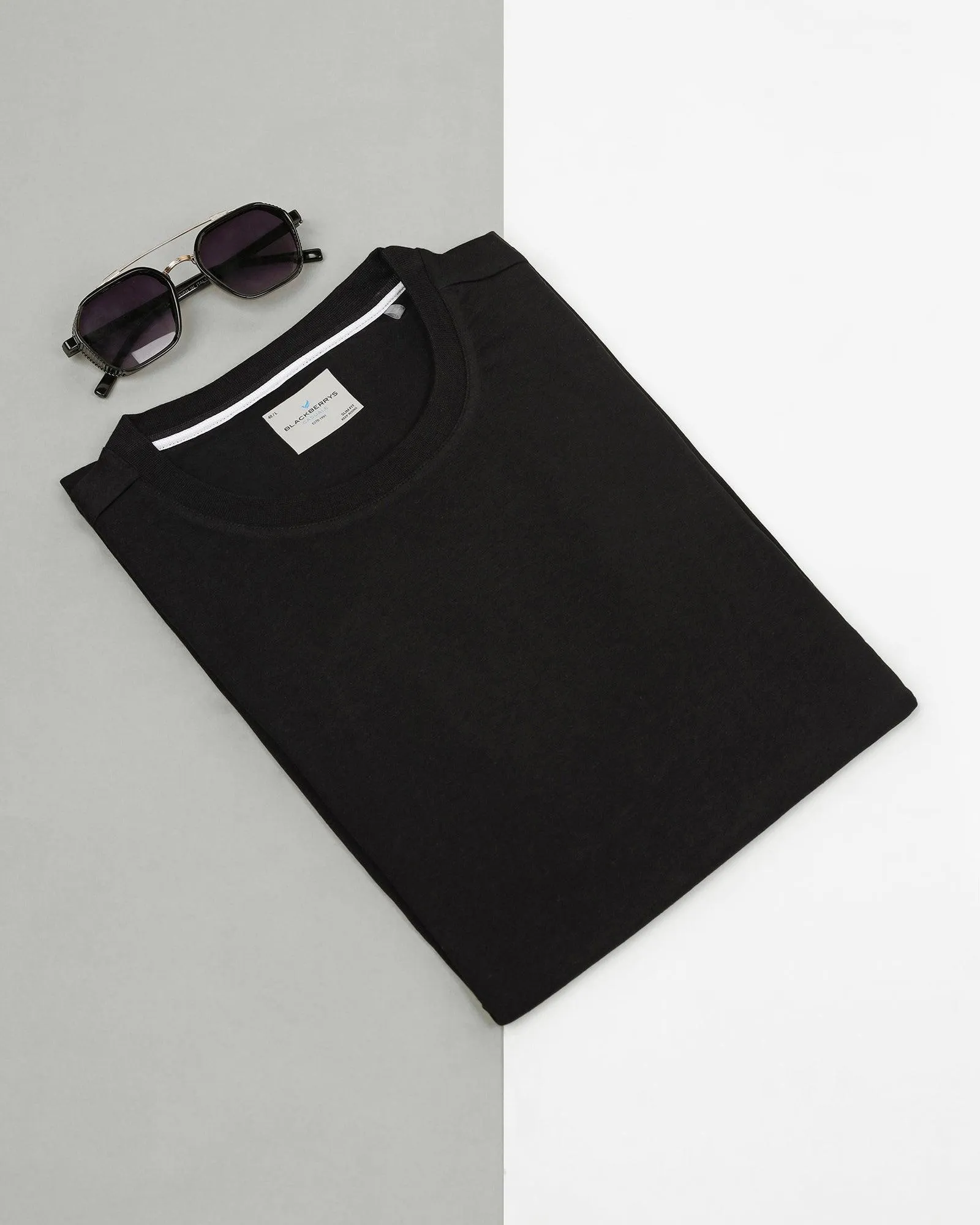 Crew Neck Black Solid T-Shirt - Kai