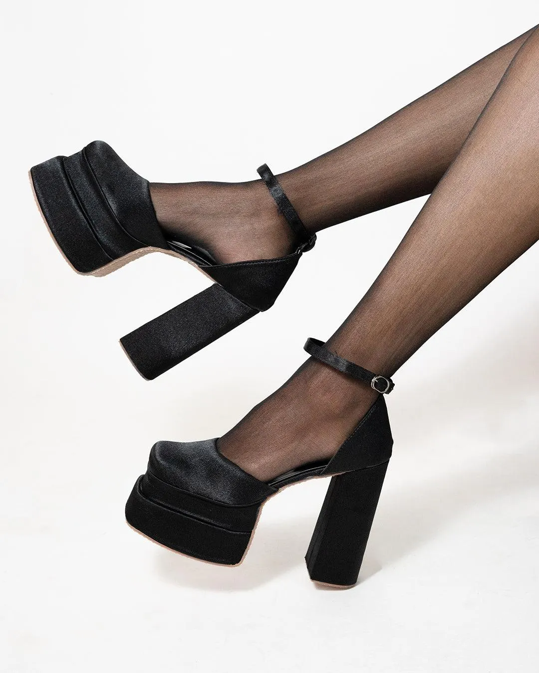 Diva Of Pinterest Black Pumps Footwear