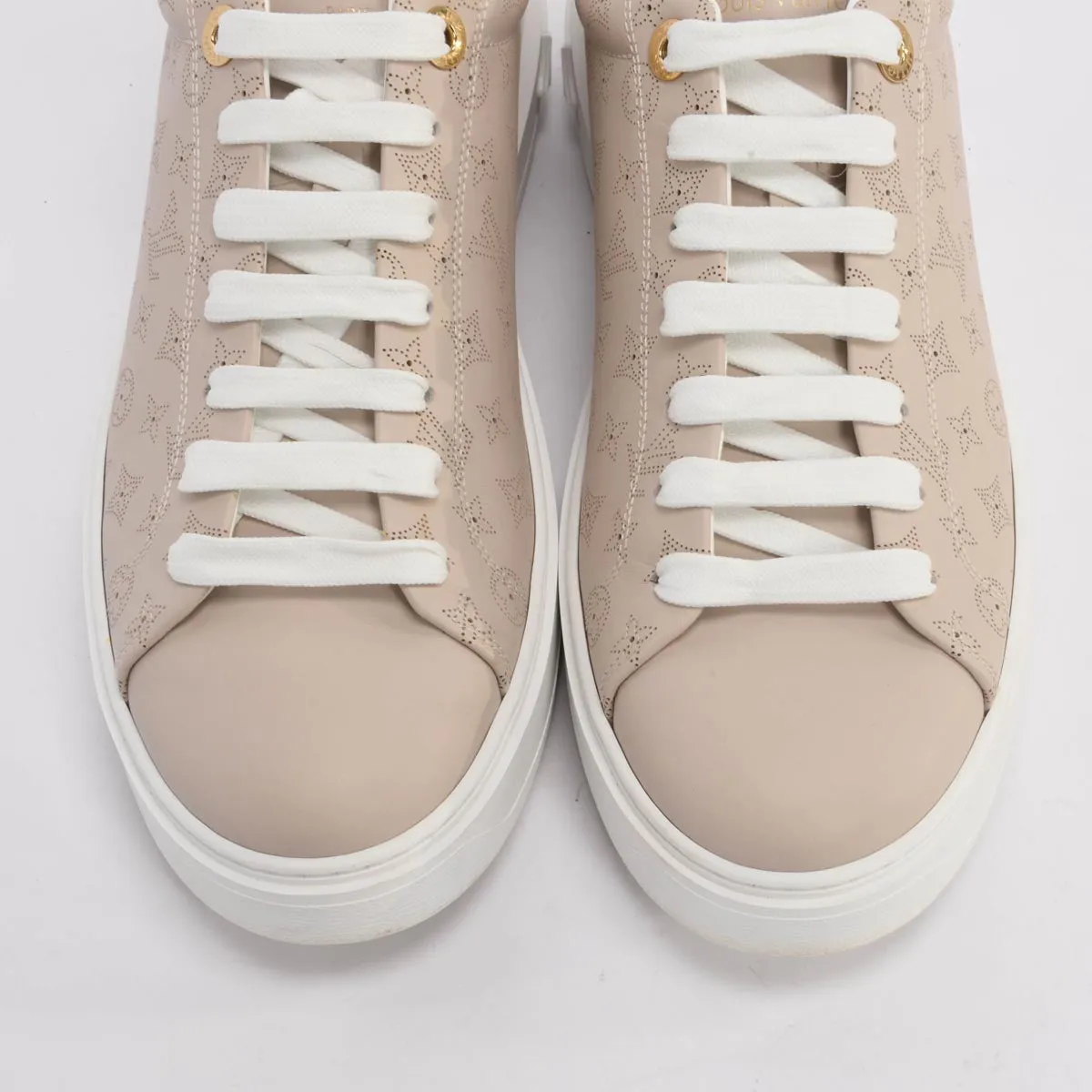 Louis Vuitton Gris Mahina Time Out Sneakers 41