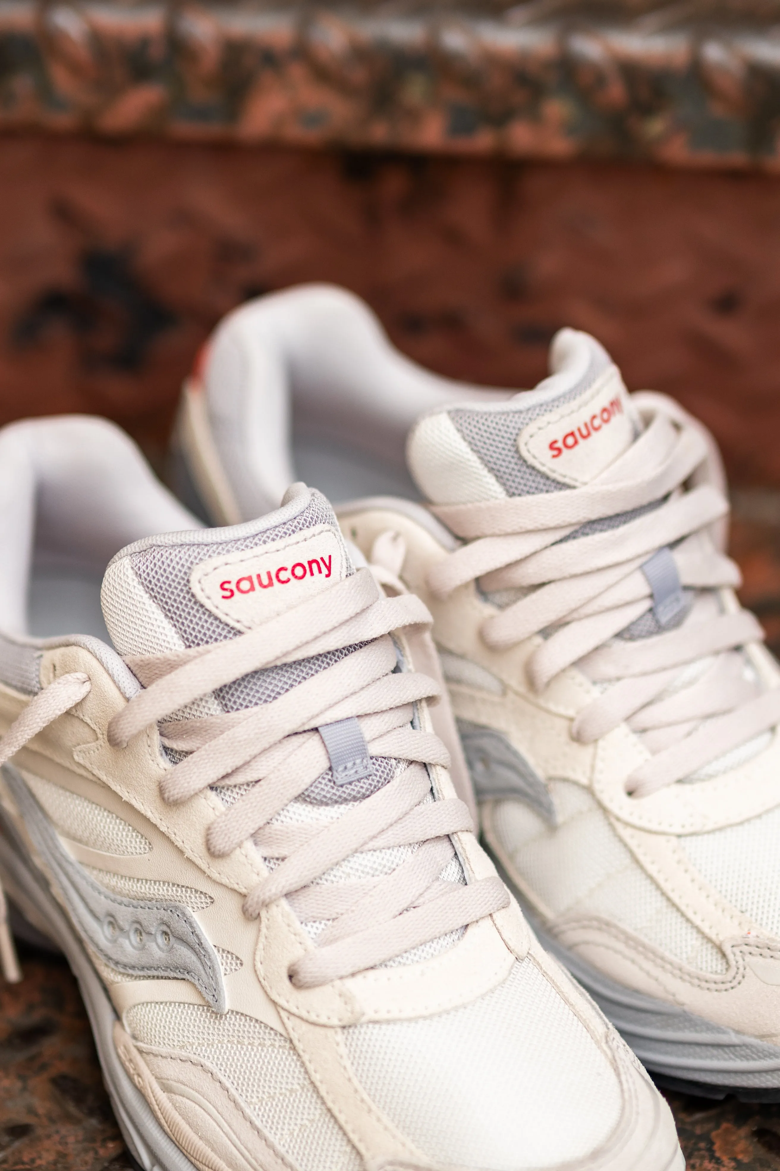 Mens Saucony OG ProGrid Omni 9 (Ivory/Grey)