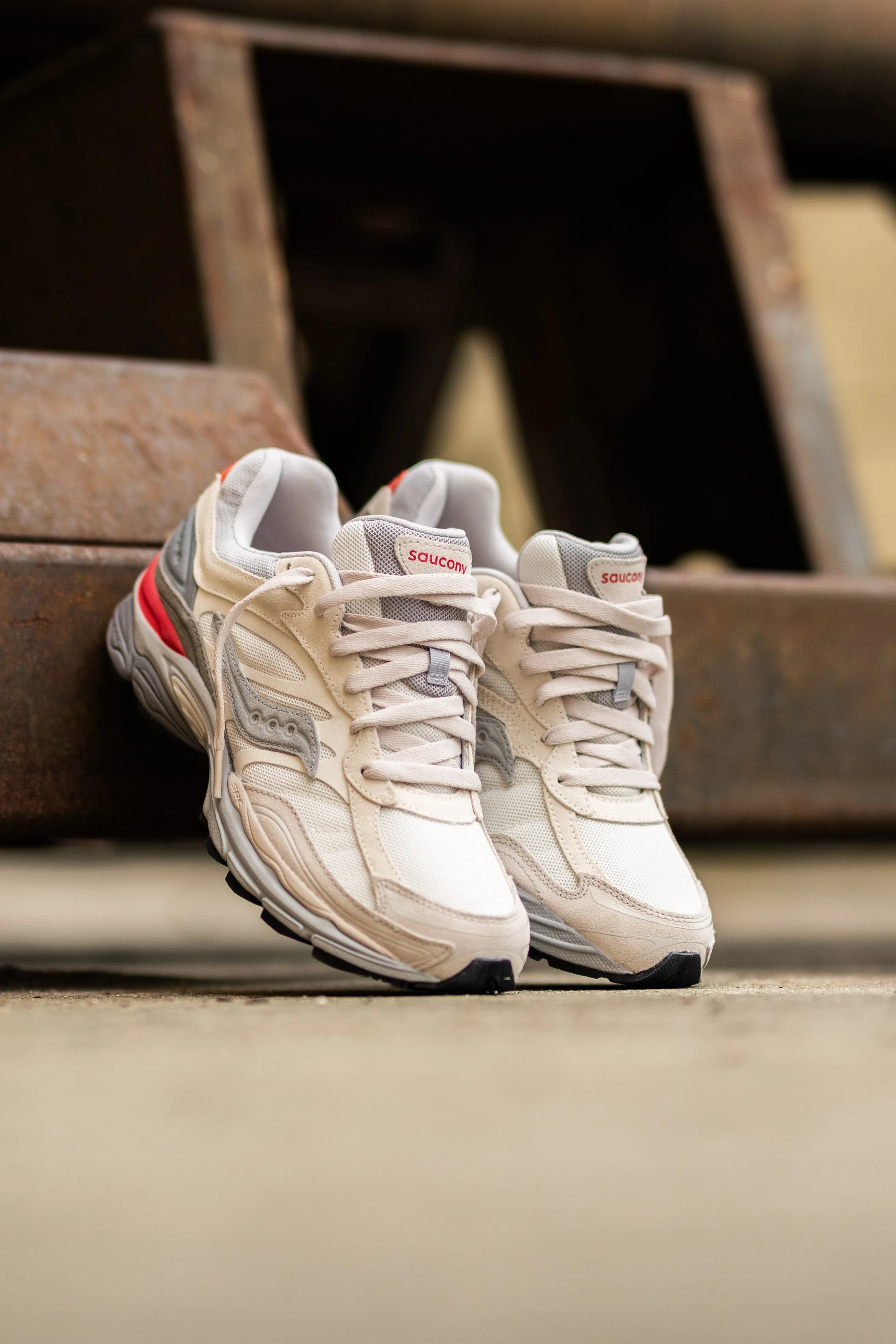 Mens Saucony OG ProGrid Omni 9 (Ivory/Grey)