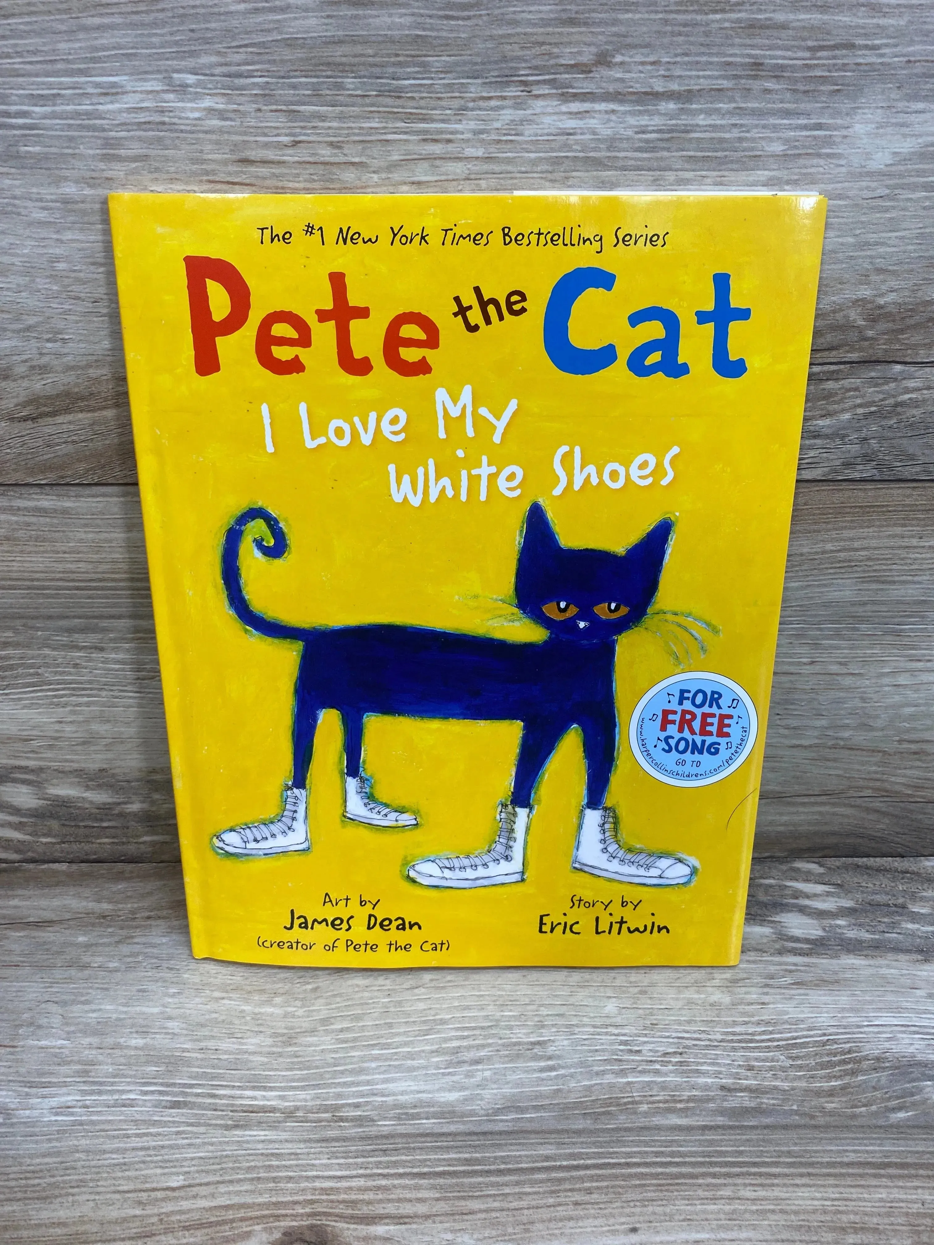 Pete the Cat: I Love My White Shoes Hardcover Book