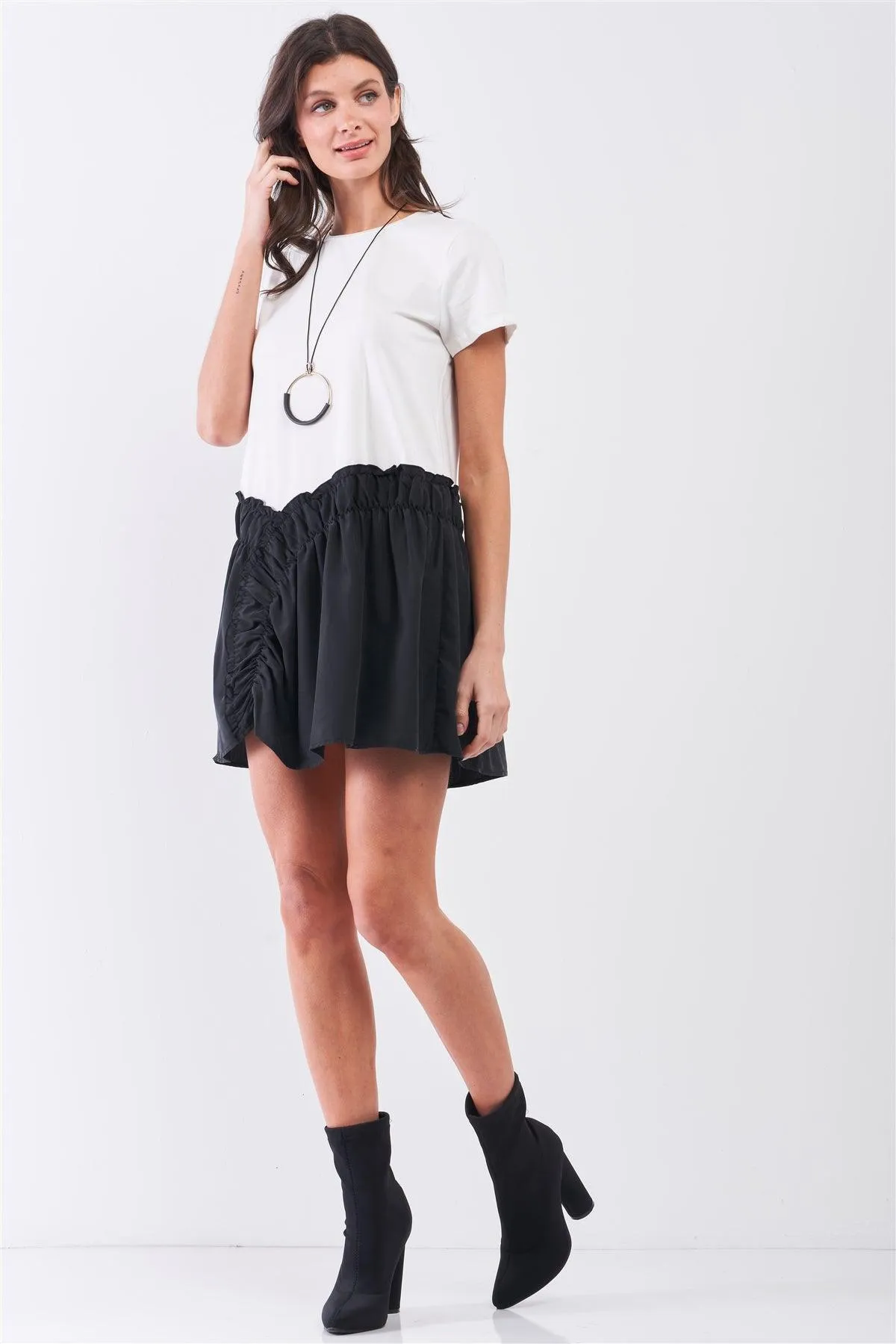 White & Black Short Sleeve Round Neck Dropped Waist Elastic Shirred Detail T-Shirt Mini Dress /1-2-2